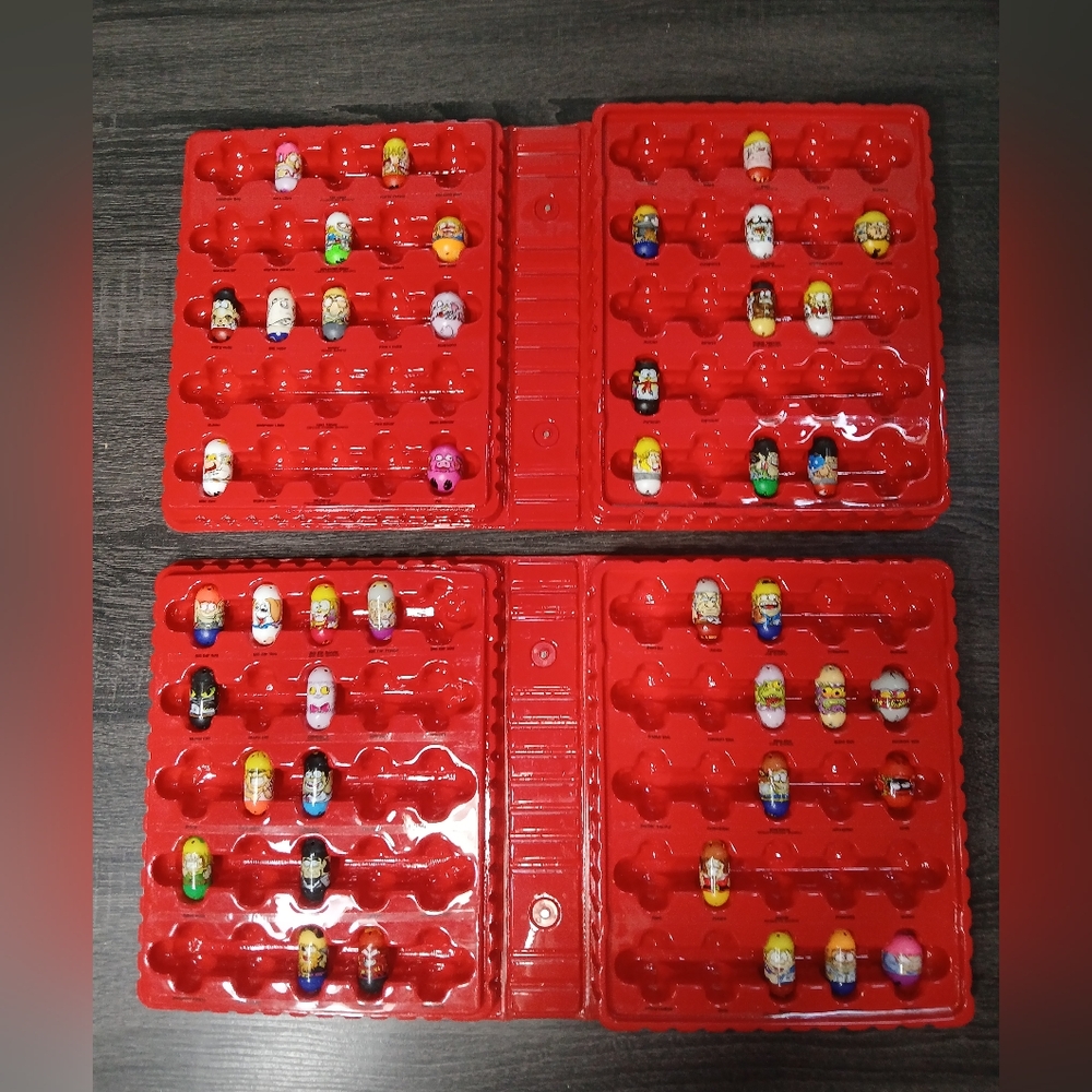 2010 Mighty Beanz Series 2 with 43 Beanz in Red Collector Cases